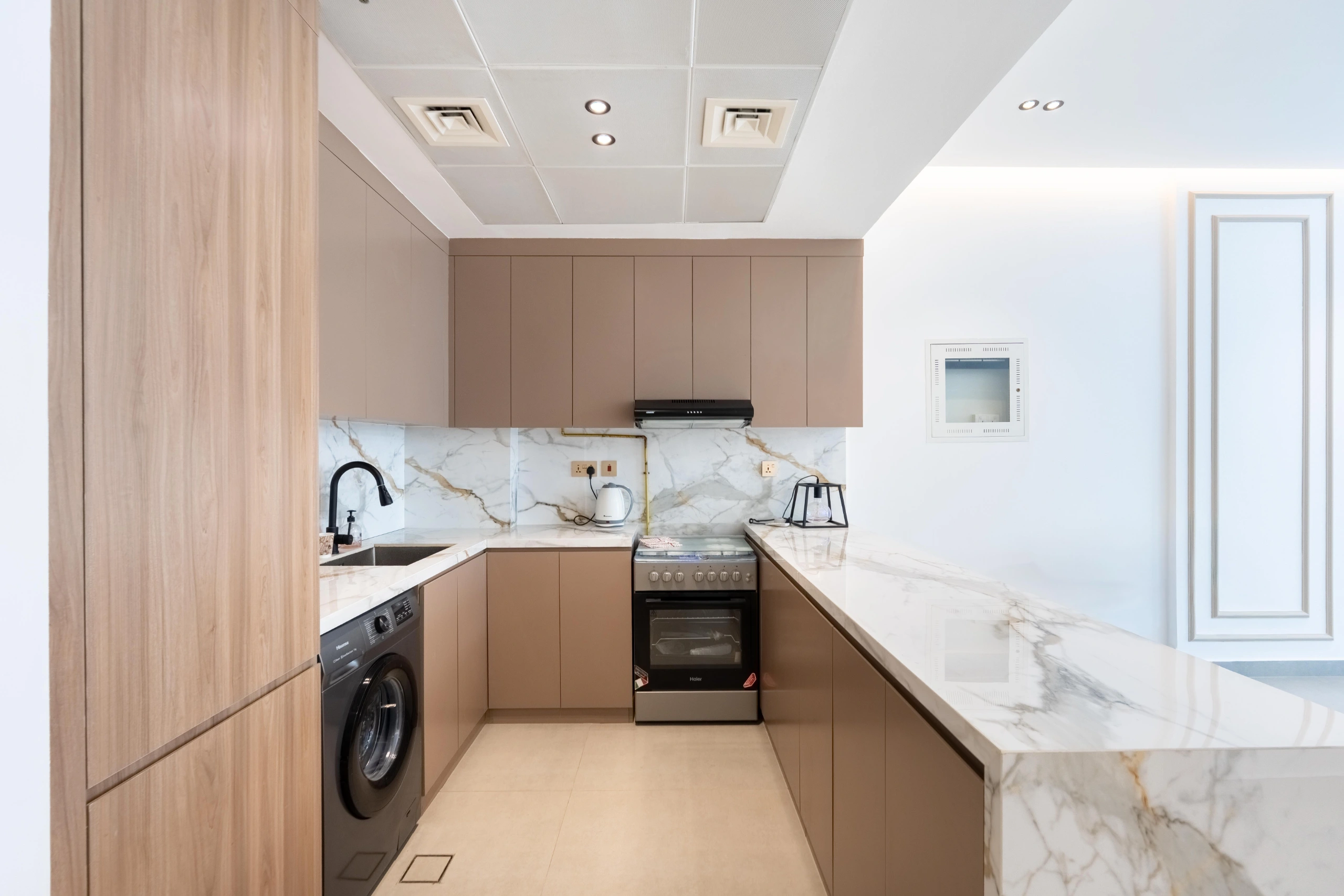 Kitchen — Wide